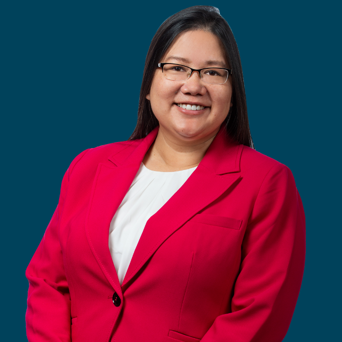 Head and shoulders picture of Deirdre.