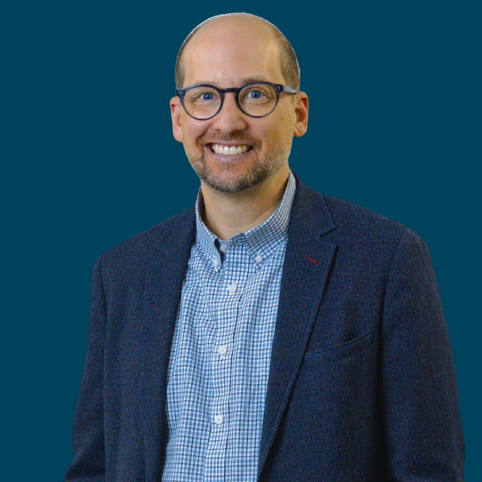 Head and shoulders picture of Troy.